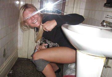 Caught Squatting ZB Porn