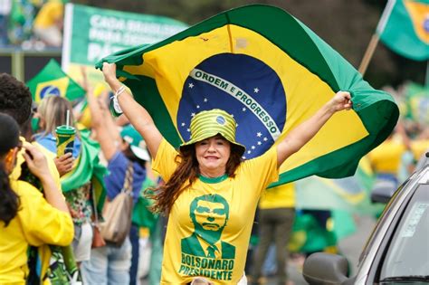 Manifestações Pró Bolsonaro Concentram Milhares Em Meio à Pandemia