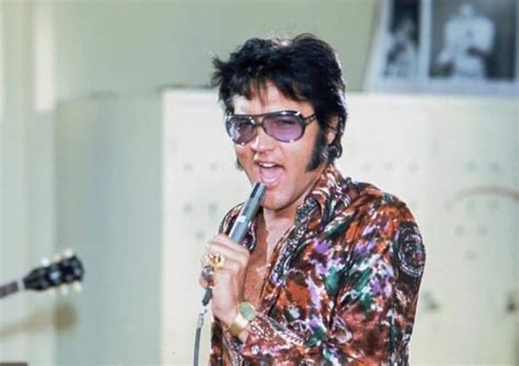 Pin By 吉治 On Ttwii Elvis Elvis Presley Elvis Presley Photos