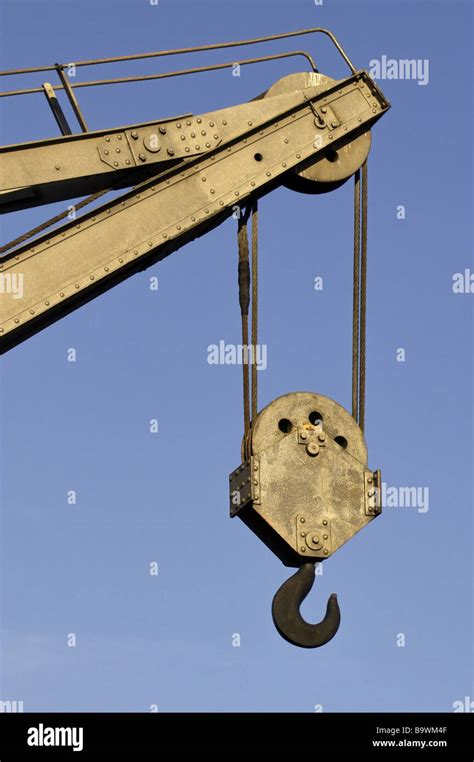 Old fashioned construction hi-res stock photography and images - Alamy