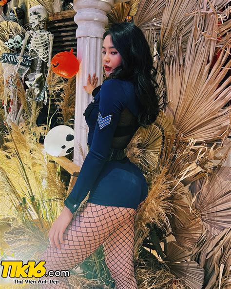 Hot girl Nguyễn Phương Trang bốc lửa với siêu vòng