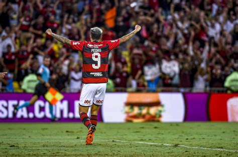 Possu Do Pelo Ritmo Ragatanga Narrador Canta Rouge No Meio De Jogo E