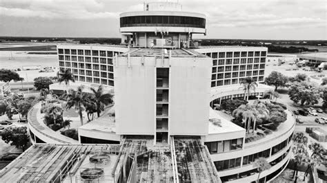 Tampa Airport Marriott inside Tampa International Airport : tampa