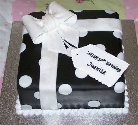 Black & White Gift Box - CakeCentral.com