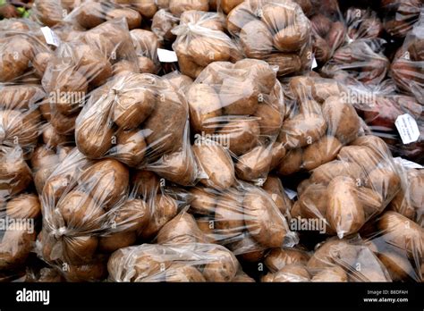 Bags Of Potatoes Hi Res Stock Photography And Images Alamy