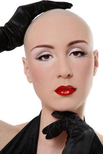 Pin By Franky S Haircut On Ultrakurzhaarschnitte Bald Women Shaved Head Women Bald Girl