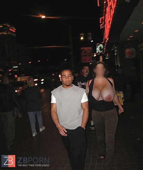 Big Titted Amateurs Huge Titted GFs Candids ZB Porn