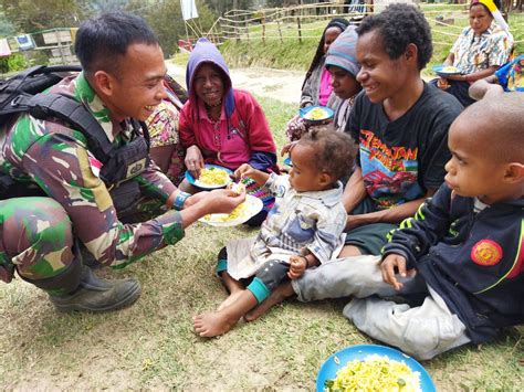 Minggu Berkah Berhasil Ciptakan Rasa Kekeluargaan Satgas Yonif Mr