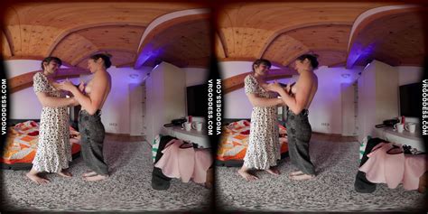 Fresh Behind The Scenes On Vacation At The Beach House Showering Getting Ready For Day VR Porn