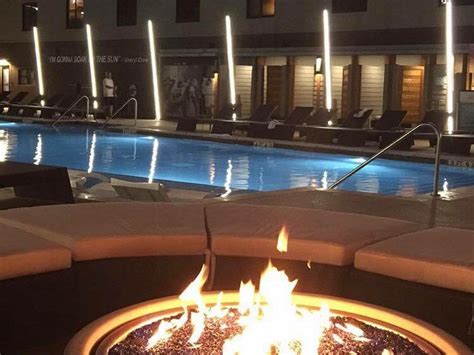 Hard Rock Pool