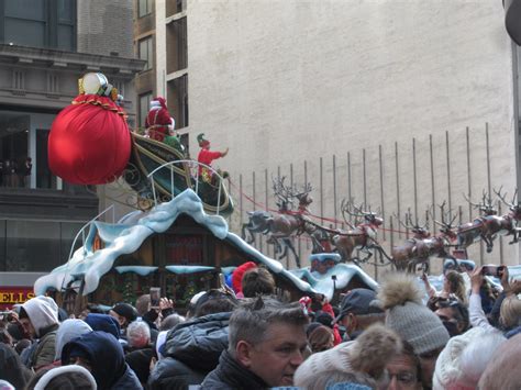 2022 Macys 96th Thanksgiving Day Parade Santa Claus Sleigh… Flickr