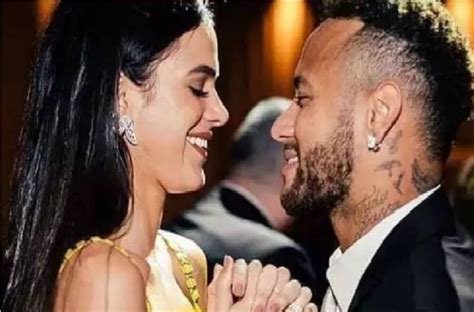 Bruna Marquezine Surge Deslumbrante E Neymar Dispara Te Amo Rea Vip