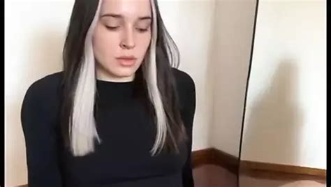 Ich Habe Meine Latina Stiefschwester Beim Alleine Spielen Erwischt