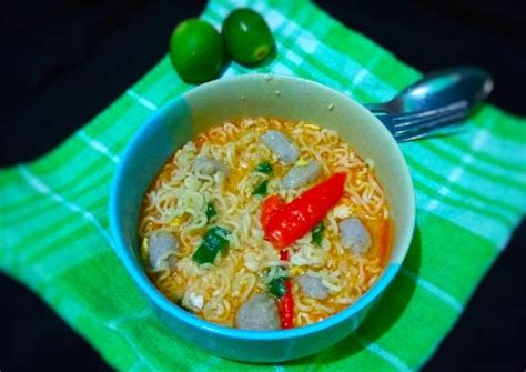 Resep Mie Kuah Pedas oleh Ummu Ni'am - Cookpad