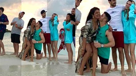 Nick Jonas And Priyanka Chopra Unseen Beach Photos Iwmbuzz