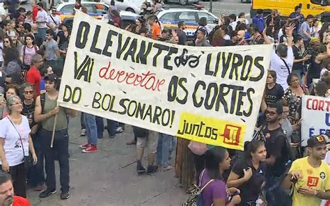 Estudantes Fazem Protesto Contra Corte Na Educa O Em Bh Engenharia Viva