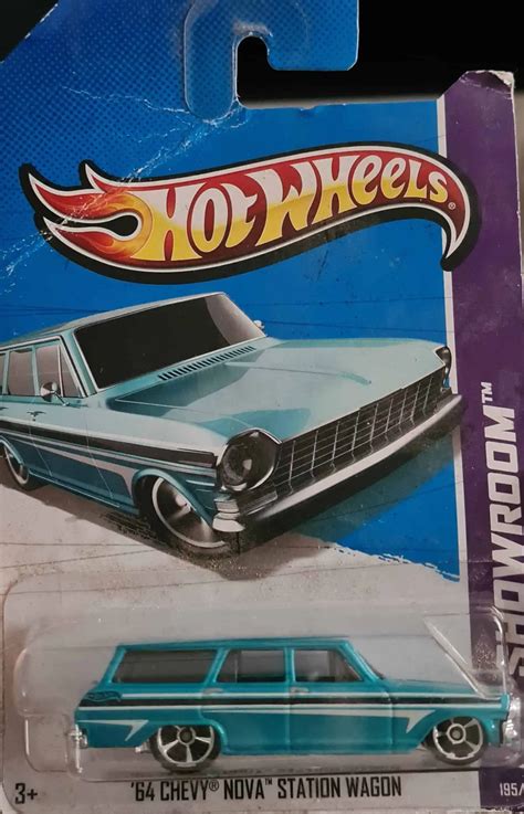 Embalagem Danificada Hot Wheels Showroom Chevy Nova Station Wagon Universo Hot Wheels
