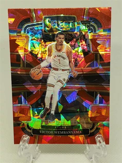 2023 24 SELECT VICTOR Wembanyama Concourse glace craquée rouge Prizm RC