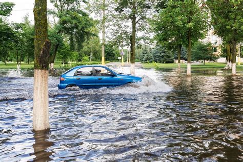 暴雨天车被淹了，保险公司到底赔不赔？【橡树保】 知乎