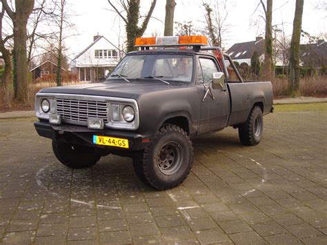 Dodge W200 4x4 - Garage & Speedshop Black8