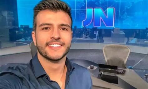 Apresentador Gay Do Jn Matheus Ribeiro Pede Demiss O Guia Gay Bh