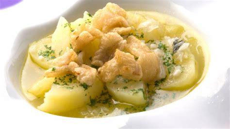 Receta De Patatas En Salsa Verde Con Tripas De Bacalao Karlos Argui Ano