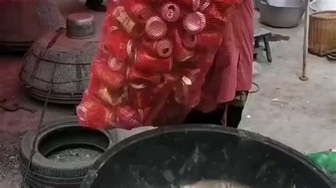 Вторая жизнь отсортированного мусора.