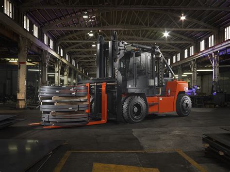 Understanding Forklift Lifting Capacities And Data Plates Toyota Forklifts