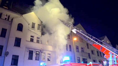 Dramatischer Wohnungsbrand Mit Menschenrettung Vollbrand Starke