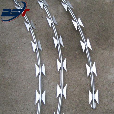 Hot Dipped Galvanized Concertina Razor Barbed Wire Security Part Of