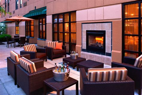 Downtown Cincinnati Hotels | Courtyard Cincinnati Covington