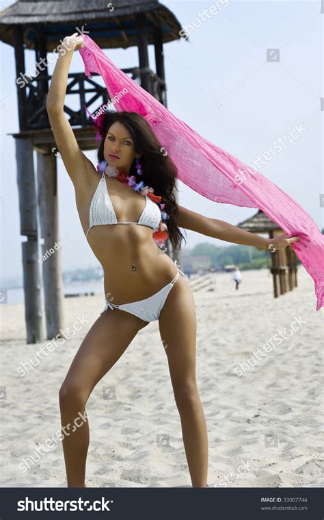 Sexy Shot Fashion Model White Bikini Stock Photo 33007744 Shutterstock