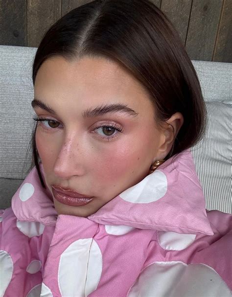 Here S How To Do Hailey Bieber S Sugar Plum Fairy Makeup Stellar