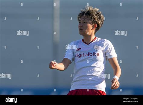 Moeka Minami Roma Femminile Durante El Partido Italiano De La Serie A