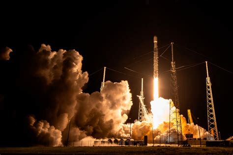 Start rakiety SpaceX bez komentatora (warto zobaczyć) | Kosmonautyka.pl ...