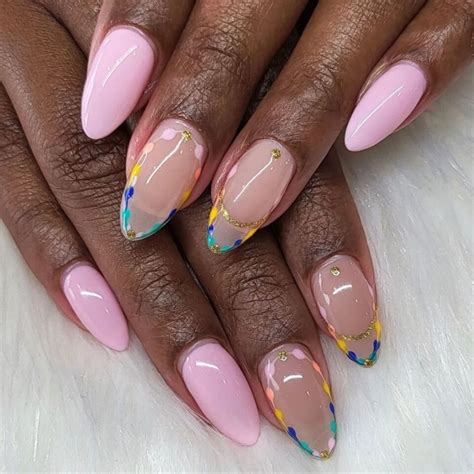 35 Artistic Oval Almond Shaped Nail Designs On Black Women To Try