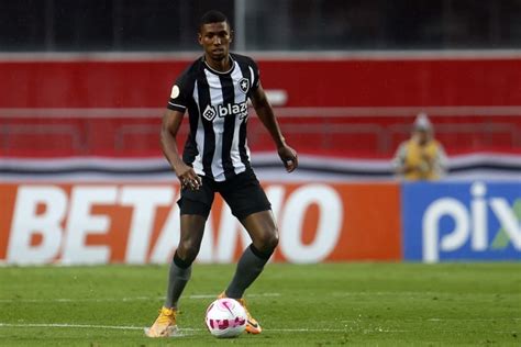 Botafogo Acerta Empréstimo De Zagueiro Ao Bahia