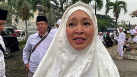 Foto Maju Jadi Caleg DPR RI Titiek Soeharto Gabung Dengan Partainya