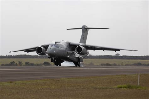 IMAGENS E VÍDEO Avança a campanha de testes do KC 390 para a Força