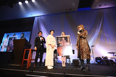 Yoshiki、ディナーショーが閉幕。至近距離でパフォーマンス Barks