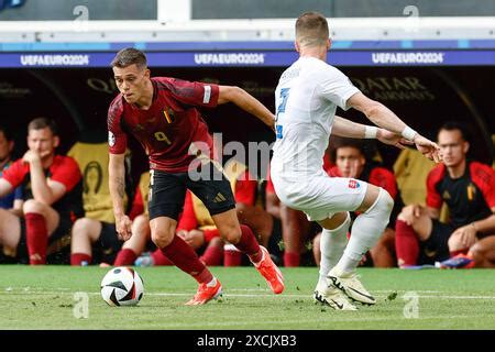 FRANCOFORTE GERMANIA 17 GIUGNO Il Belga Leandro Trossard Corre Con