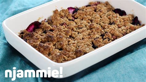 Crumble Met Bosbessen En Appel Recept Njammie YouTube