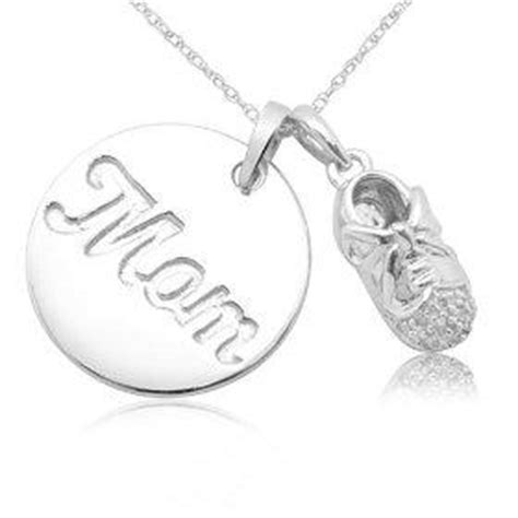 Mom and Baby Necklace Styles She’ll Treasure | LoveToKnow