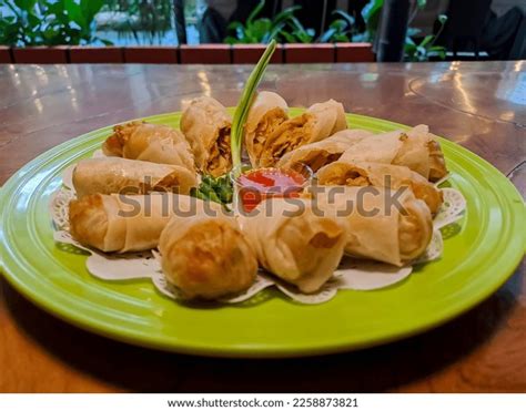 Lumpia Indonesian Spring Rolls Deep Fried Stock Photo 2258873821