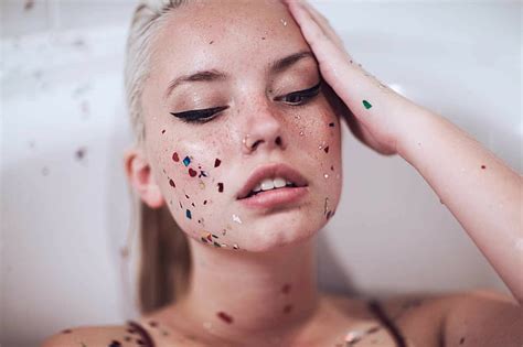 HD Wallpaper Skye Thompson Face Glitter Open Mouth Women Blonde