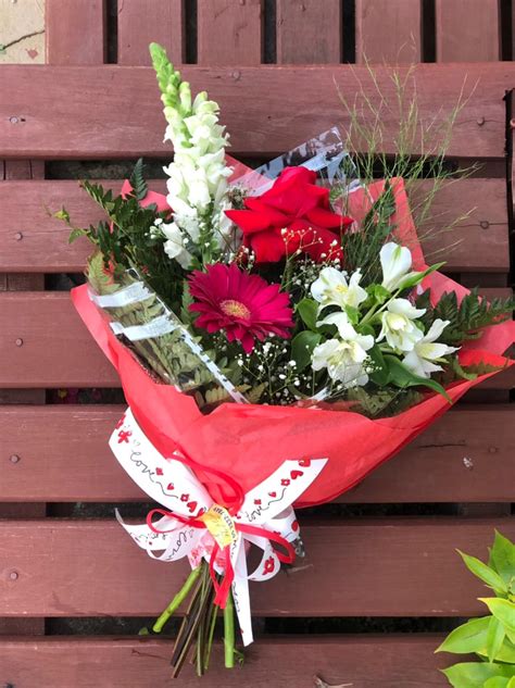 Buquê De Um Rosa Importada Com Gérbera Flor De Lira Floricultura Ijuí