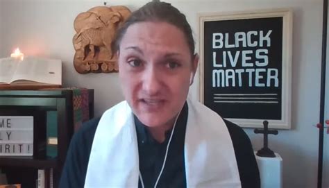 Baptist Pastor Comes Out As Gay Woman During Sunday S Sermon