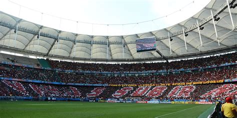 Jornal Correio Barradão ou Fonte Nova Que estádio renderia mais ao