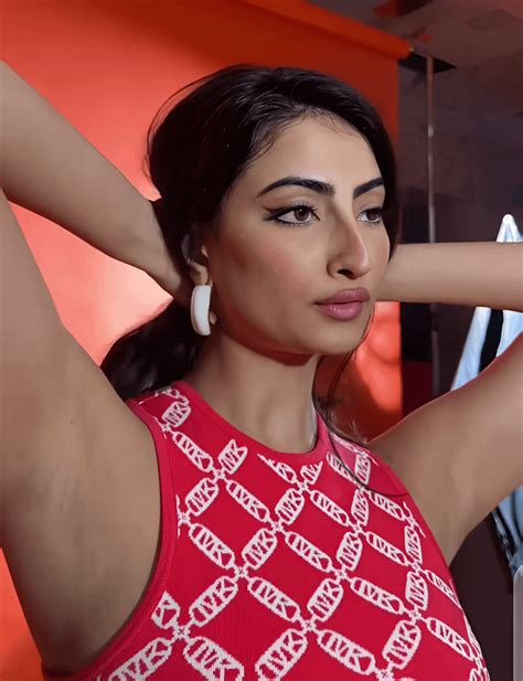 Palak Tiwari Rbollyarm