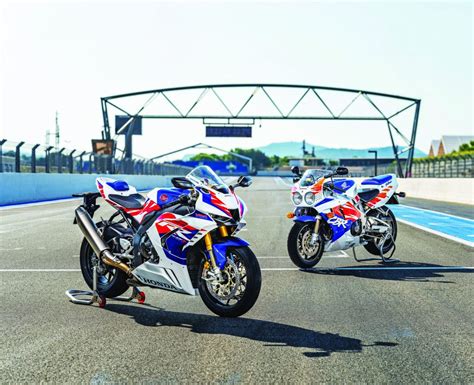 Honda Cbr Rr R Fireblade Anniversary Edition Review Enduring Magic